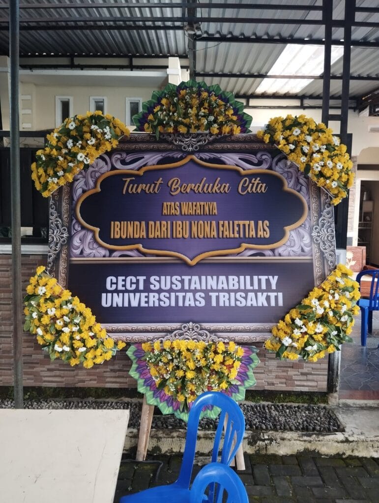 Toko Bunga di sekitar Gedung Yayasan Dana Kematian Dharma Magelang